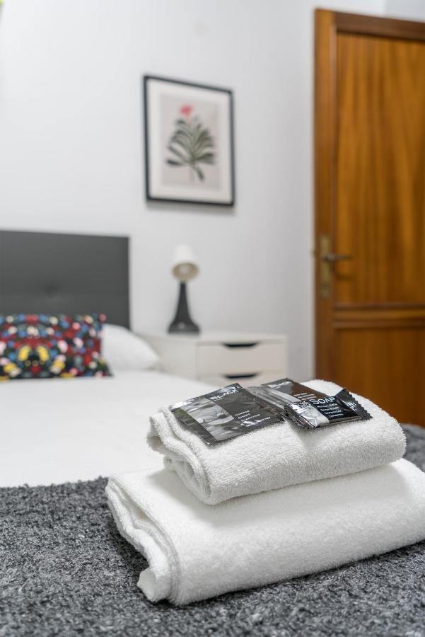 Ybarra Apartment By People Rentals Bilbao Eksteriør billede